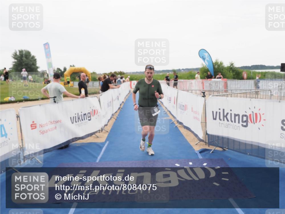22.06.2025 - Viking Triathlon MichiJ http://msf.ph/oto/8084075 22.06.2025 16:18:35 Ziel 186 meine-sportfotos.de