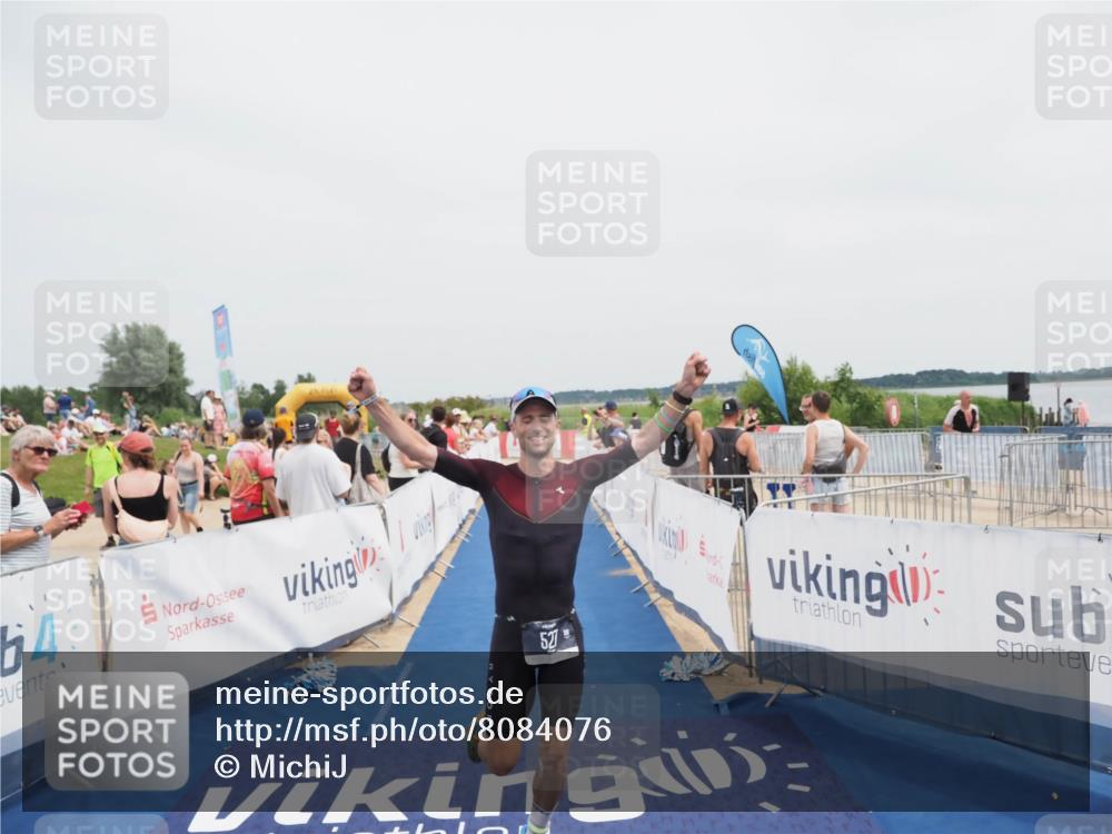 22.06.2025 - Viking Triathlon MichiJ http://msf.ph/oto/8084076 22.06.2025 14:41:59 Ziel 527 meine-sportfotos.de