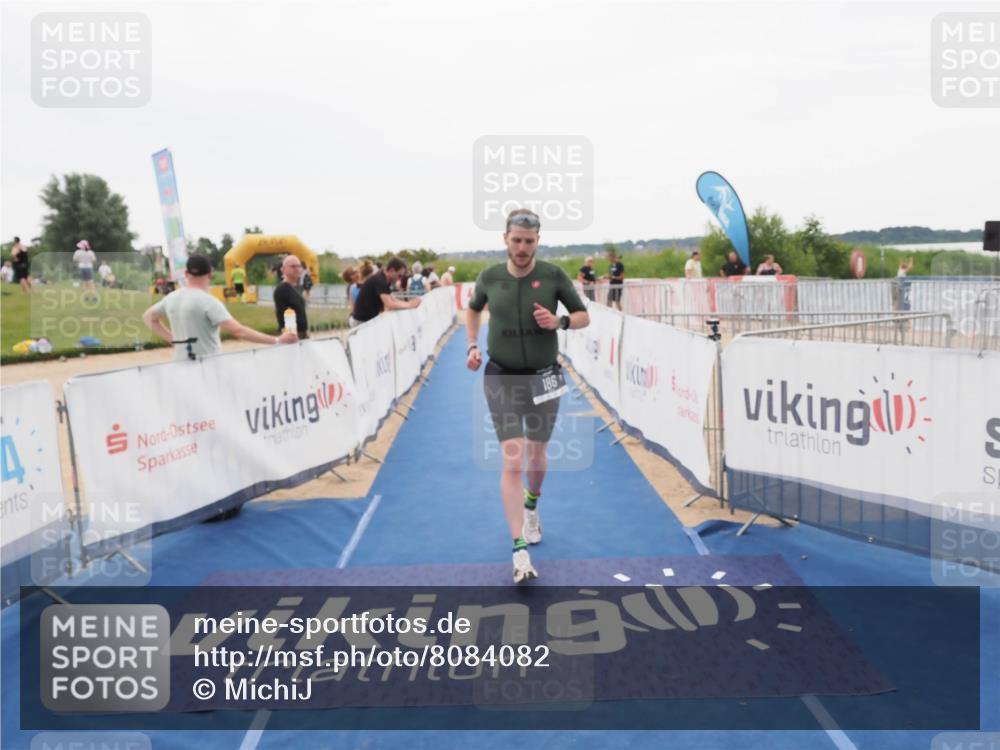 22.06.2025 - Viking Triathlon MichiJ http://msf.ph/oto/8084082 22.06.2025 16:18:35 Ziel 186 meine-sportfotos.de