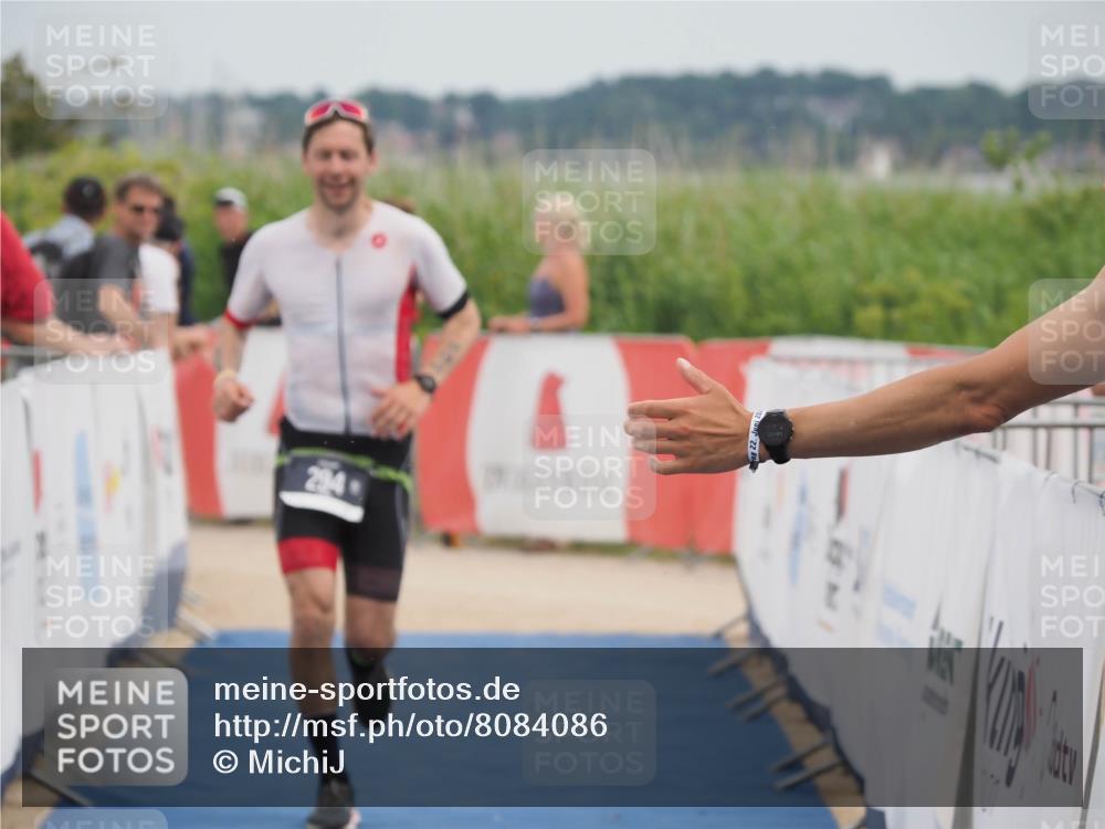 22.06.2025 - Viking Triathlon MichiJ http://msf.ph/oto/8084086 22.06.2025 14:49:49 Ziel 294, 310 meine-sportfotos.de