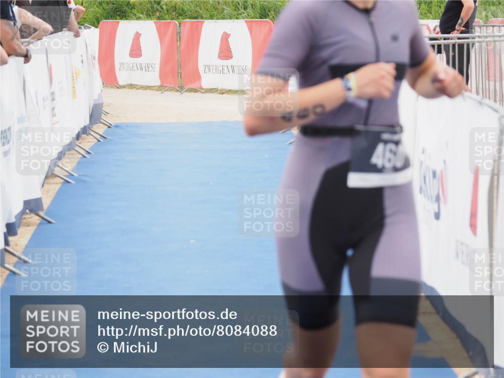 22.06.2025 - Viking Triathlon MichiJ http://msf.ph/oto/8084088 22.06.2025 16:11:03 Ziel 460 meine-sportfotos.de