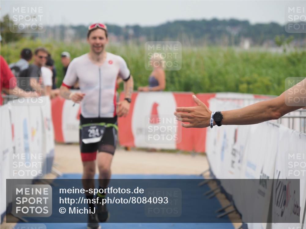 22.06.2025 - Viking Triathlon MichiJ http://msf.ph/oto/8084093 22.06.2025 14:49:50 Ziel 294 meine-sportfotos.de