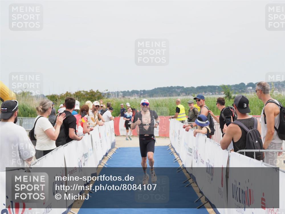 22.06.2025 - Viking Triathlon MichiJ http://msf.ph/oto/8084107 22.06.2025 14:42:08 Ziel 125 meine-sportfotos.de