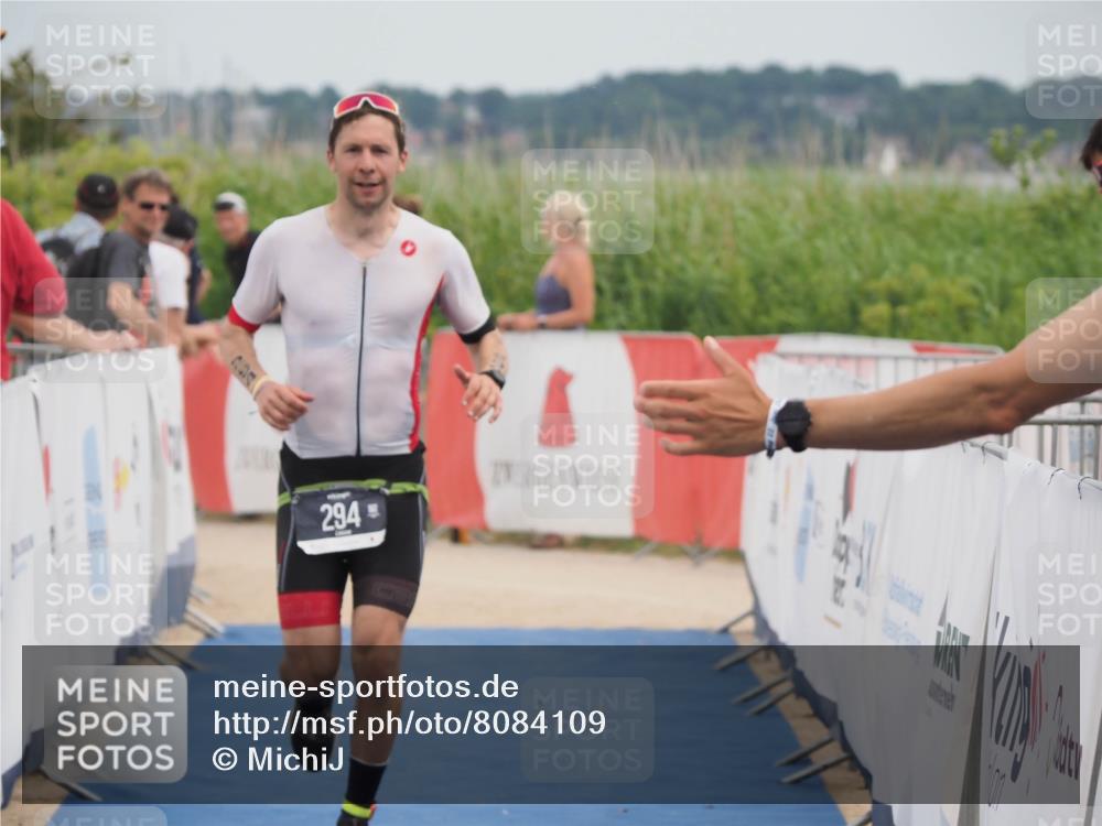 22.06.2025 - Viking Triathlon MichiJ http://msf.ph/oto/8084109 22.06.2025 14:49:50 Ziel 294 meine-sportfotos.de