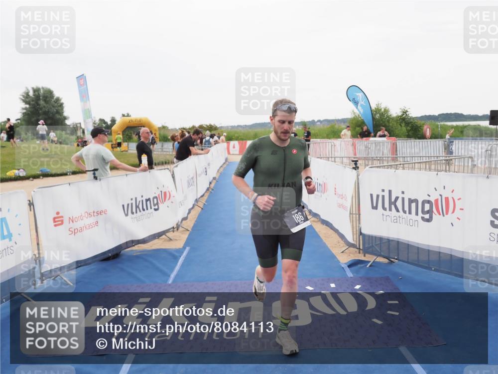 22.06.2025 - Viking Triathlon MichiJ http://msf.ph/oto/8084113 22.06.2025 16:18:35 Ziel 186 meine-sportfotos.de