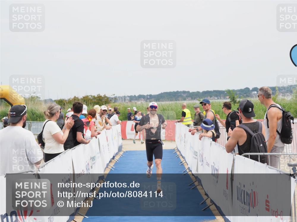 22.06.2025 - Viking Triathlon MichiJ http://msf.ph/oto/8084114 22.06.2025 14:42:08 Ziel 125 meine-sportfotos.de