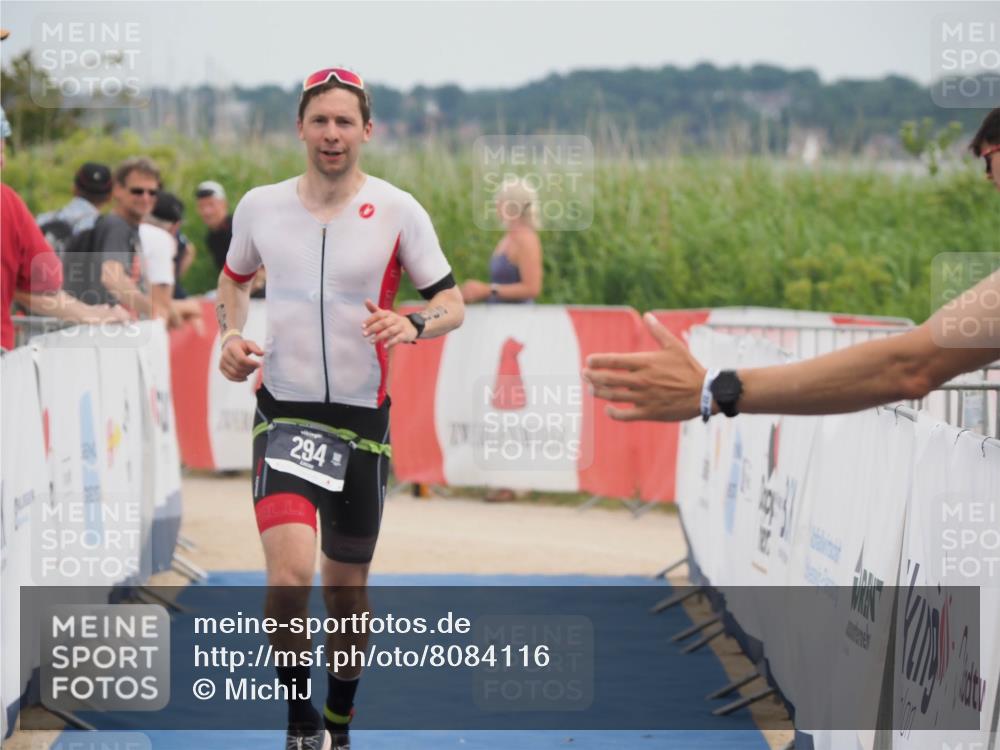22.06.2025 - Viking Triathlon MichiJ http://msf.ph/oto/8084116 22.06.2025 14:49:50 Ziel 294 meine-sportfotos.de