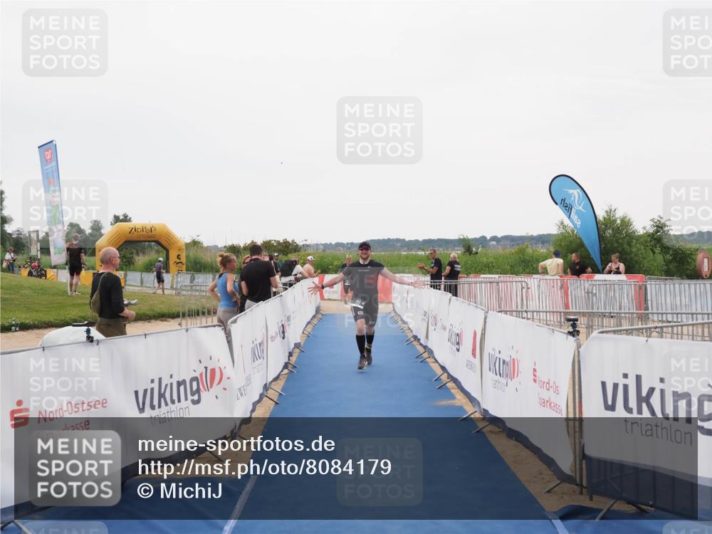 22.06.2025 - Viking Triathlon MichiJ http://msf.ph/oto/8084179 22.06.2025 16:19:40 Ziel 191 meine-sportfotos.de