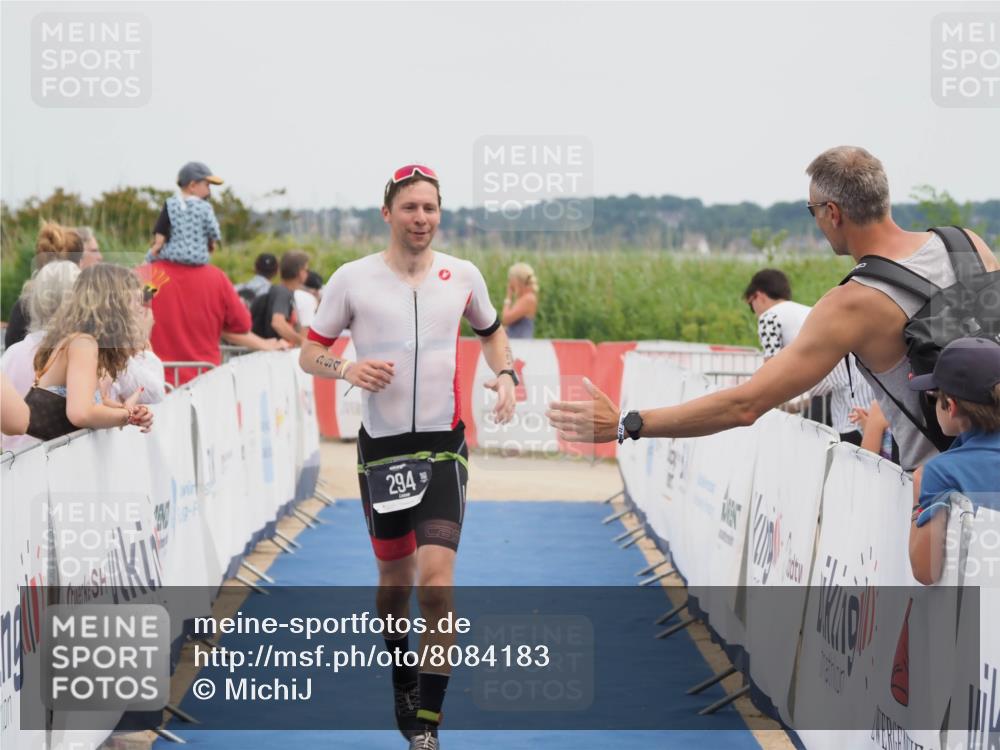 22.06.2025 - Viking Triathlon MichiJ http://msf.ph/oto/8084183 22.06.2025 14:49:51 Ziel 294 meine-sportfotos.de