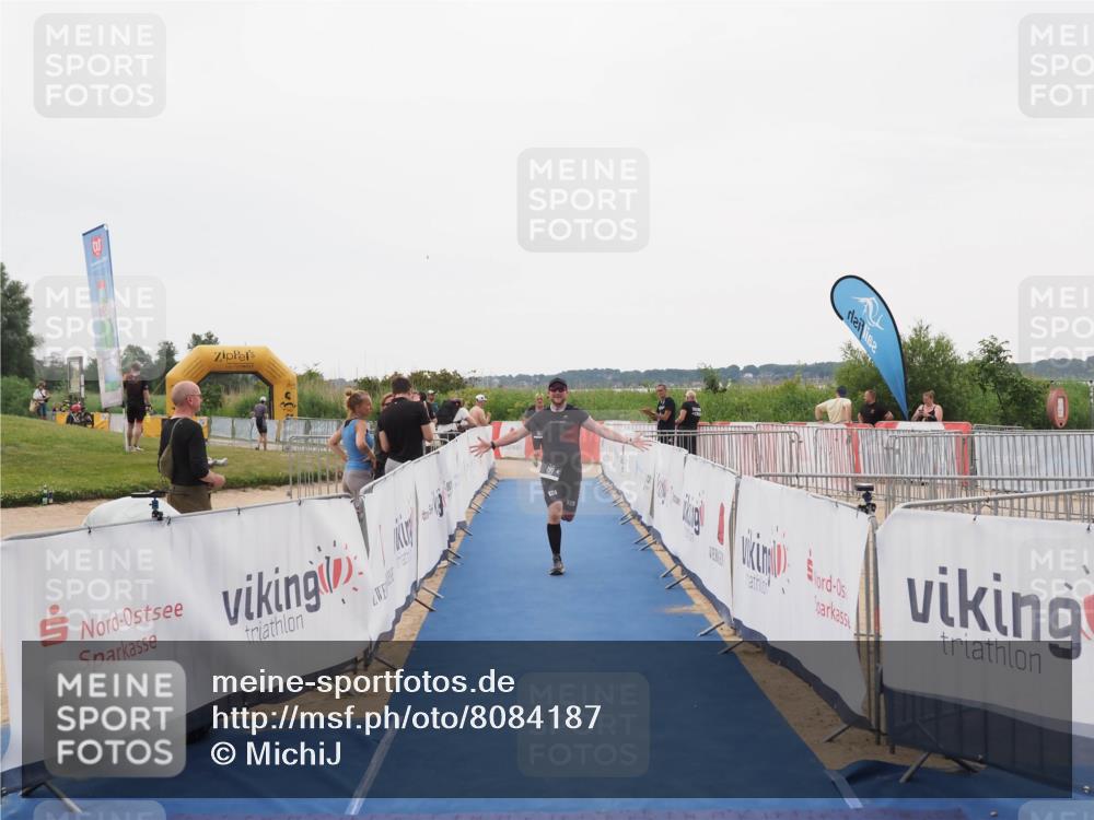 22.06.2025 - Viking Triathlon MichiJ http://msf.ph/oto/8084187 22.06.2025 16:19:40 Ziel 191 meine-sportfotos.de