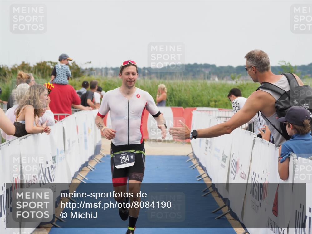 22.06.2025 - Viking Triathlon MichiJ http://msf.ph/oto/8084190 22.06.2025 14:49:51 Ziel 294 meine-sportfotos.de