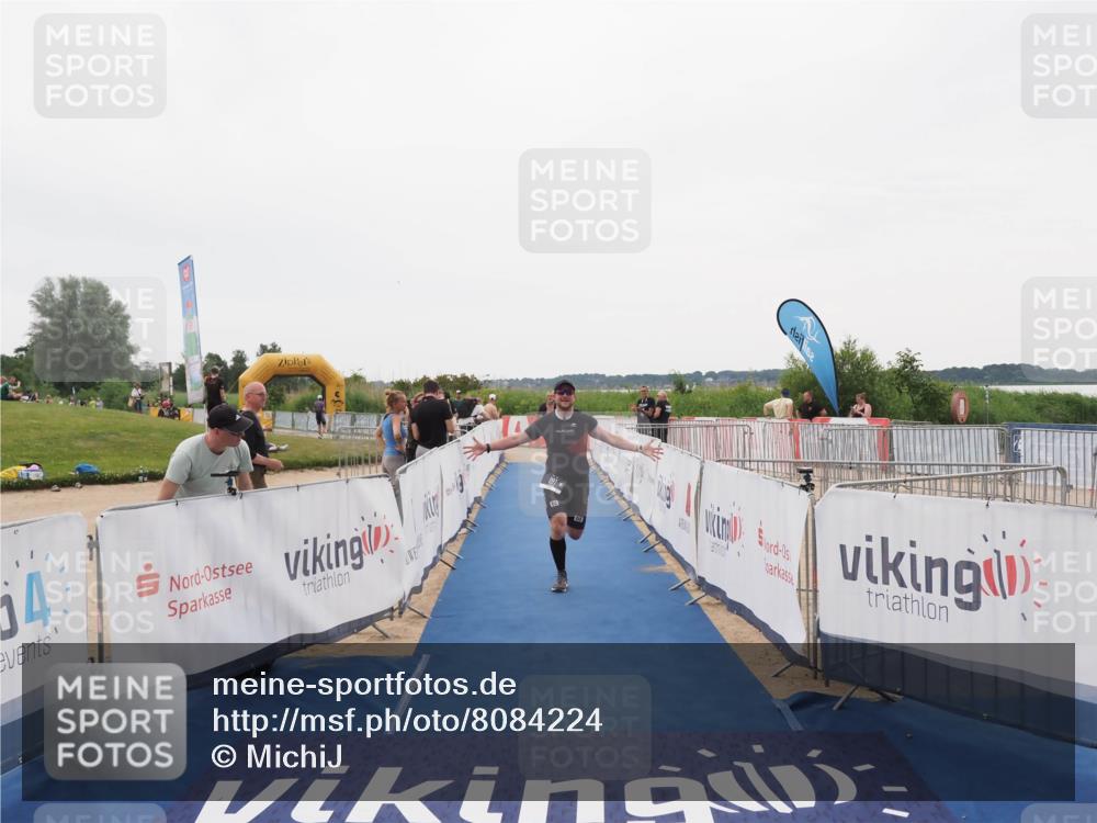 22.06.2025 - Viking Triathlon MichiJ http://msf.ph/oto/8084224 22.06.2025 16:19:41 Ziel 191, 372 meine-sportfotos.de