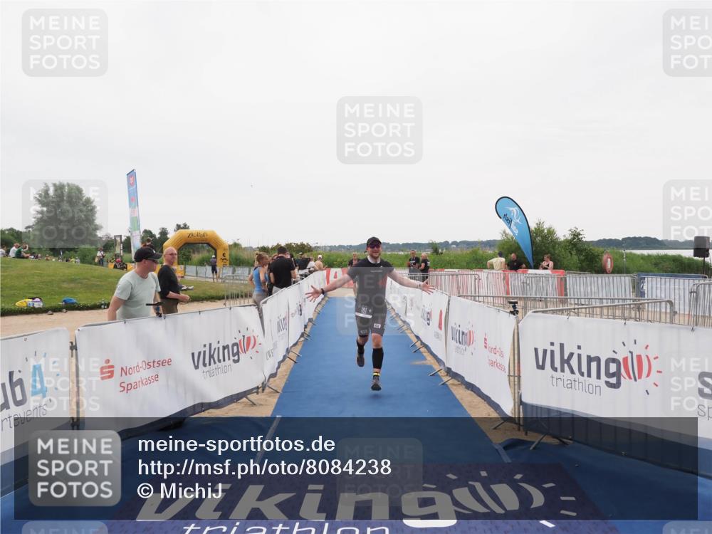 22.06.2025 - Viking Triathlon MichiJ http://msf.ph/oto/8084238 22.06.2025 16:19:41 Ziel 191, 372 meine-sportfotos.de