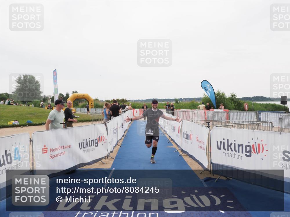 22.06.2025 - Viking Triathlon MichiJ http://msf.ph/oto/8084245 22.06.2025 16:19:41 Ziel 191, 372 meine-sportfotos.de