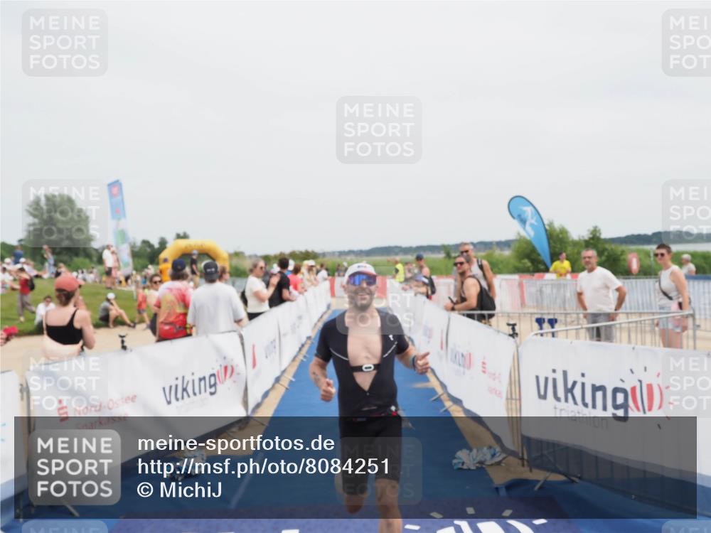 22.06.2025 - Viking Triathlon MichiJ http://msf.ph/oto/8084251 22.06.2025 14:42:10 Ziel 125, 184 meine-sportfotos.de