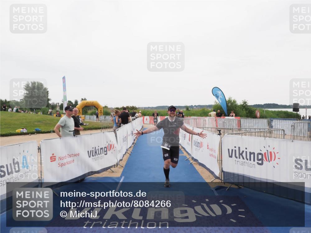 22.06.2025 - Viking Triathlon MichiJ http://msf.ph/oto/8084266 22.06.2025 16:19:41 Ziel 191, 372 meine-sportfotos.de