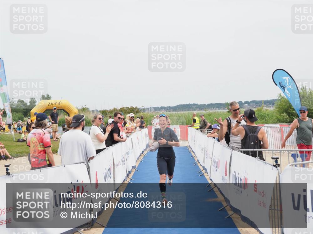 22.06.2025 - Viking Triathlon MichiJ http://msf.ph/oto/8084316 22.06.2025 14:42:17 Ziel 184 meine-sportfotos.de