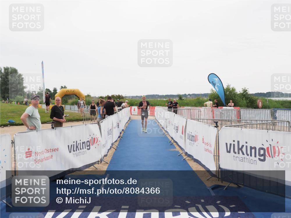 22.06.2025 - Viking Triathlon MichiJ http://msf.ph/oto/8084366 22.06.2025 16:19:44 Ziel 191, 372 meine-sportfotos.de