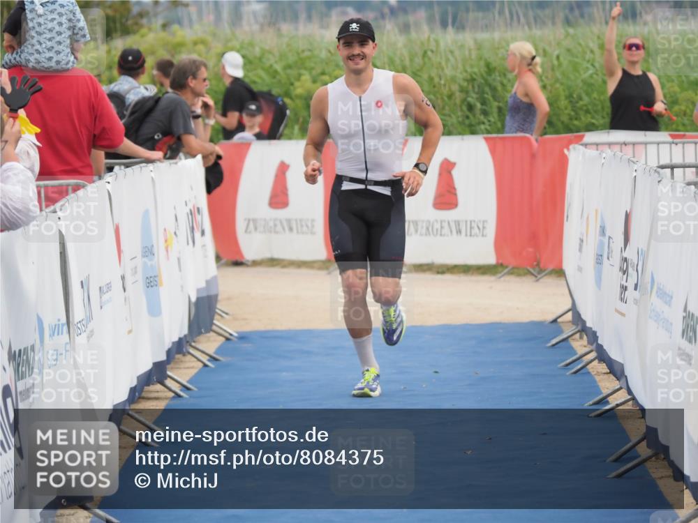 22.06.2025 - Viking Triathlon MichiJ http://msf.ph/oto/8084375 22.06.2025 14:51:10 Ziel 407 meine-sportfotos.de