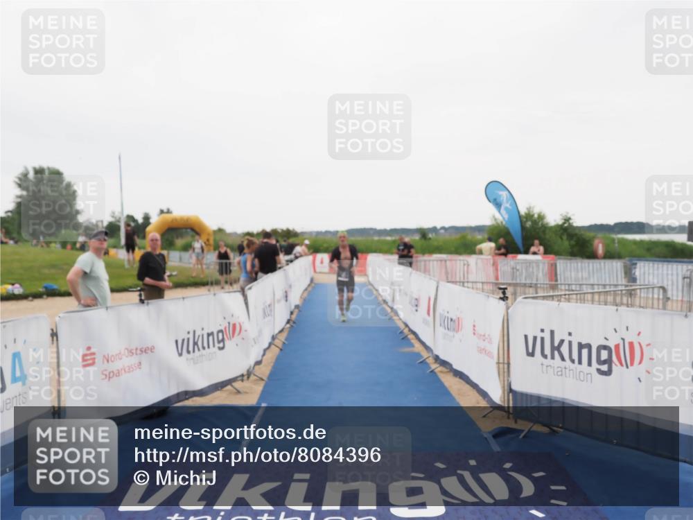 22.06.2025 - Viking Triathlon MichiJ http://msf.ph/oto/8084396 22.06.2025 16:19:45 Ziel 191, 372 meine-sportfotos.de
