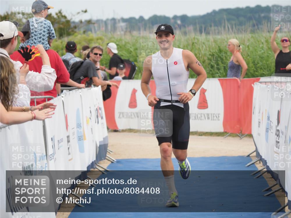 22.06.2025 - Viking Triathlon MichiJ http://msf.ph/oto/8084408 22.06.2025 14:51:10 Ziel 407 meine-sportfotos.de
