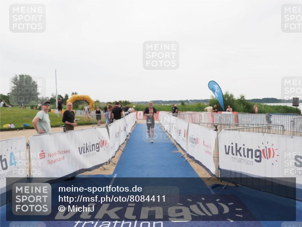 22.06.2025 - Viking Triathlon MichiJ http://msf.ph/oto/8084411 22.06.2025 16:19:45 Ziel 191, 372 meine-sportfotos.de