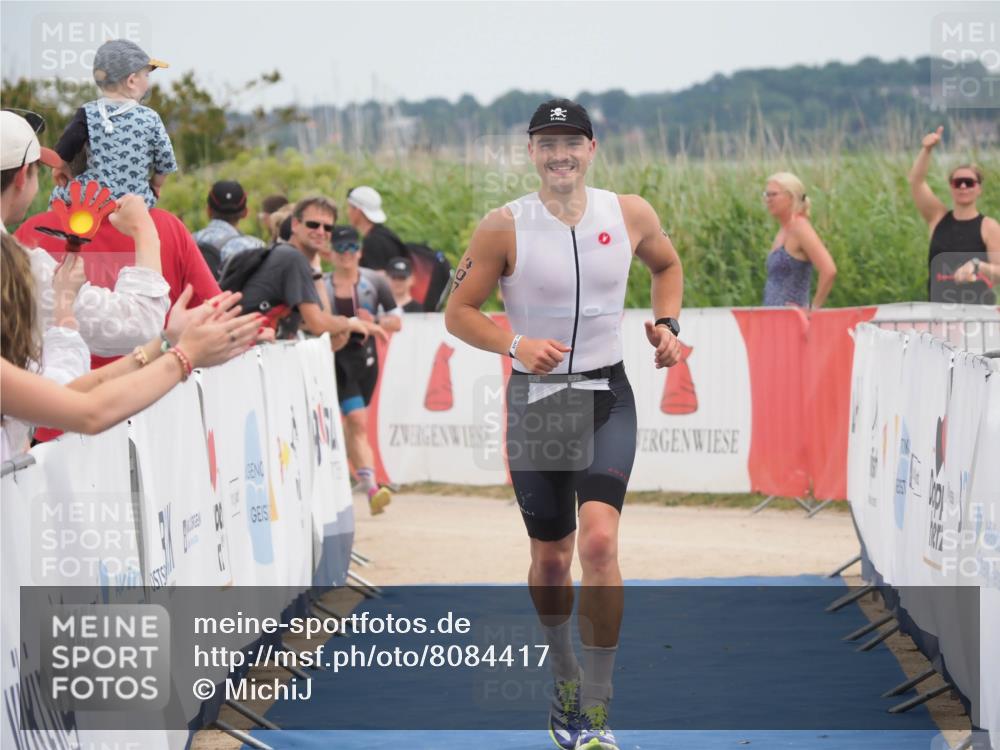 22.06.2025 - Viking Triathlon MichiJ http://msf.ph/oto/8084417 22.06.2025 14:51:10 Ziel 407 meine-sportfotos.de
