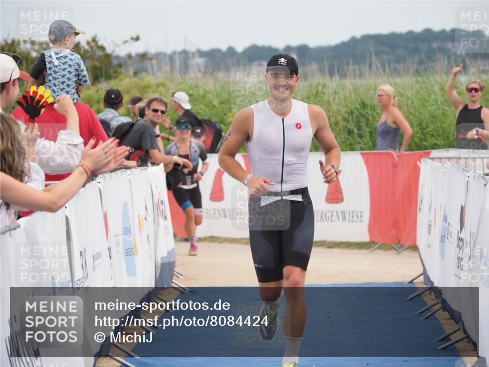 22.06.2025 - Viking Triathlon MichiJ http://msf.ph/oto/8084424 22.06.2025 14:51:11 Ziel 12, 407 meine-sportfotos.de