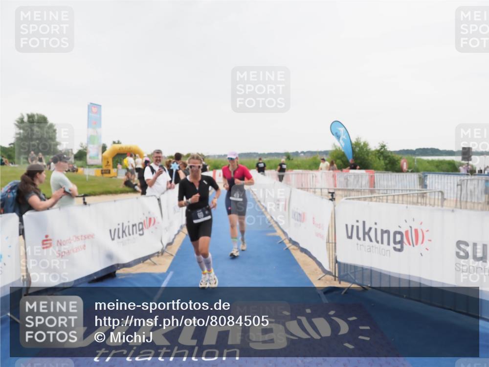 22.06.2025 - Viking Triathlon MichiJ http://msf.ph/oto/8084505 22.06.2025 16:11:37 Ziel 60, 473 meine-sportfotos.de