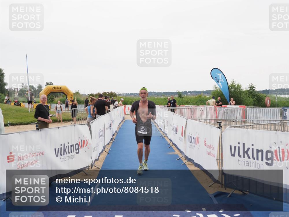 22.06.2025 - Viking Triathlon MichiJ http://msf.ph/oto/8084518 22.06.2025 16:19:47 Ziel 372 meine-sportfotos.de