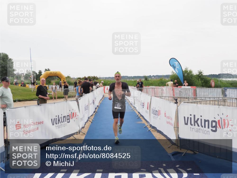 22.06.2025 - Viking Triathlon MichiJ http://msf.ph/oto/8084525 22.06.2025 16:19:47 Ziel 372 meine-sportfotos.de