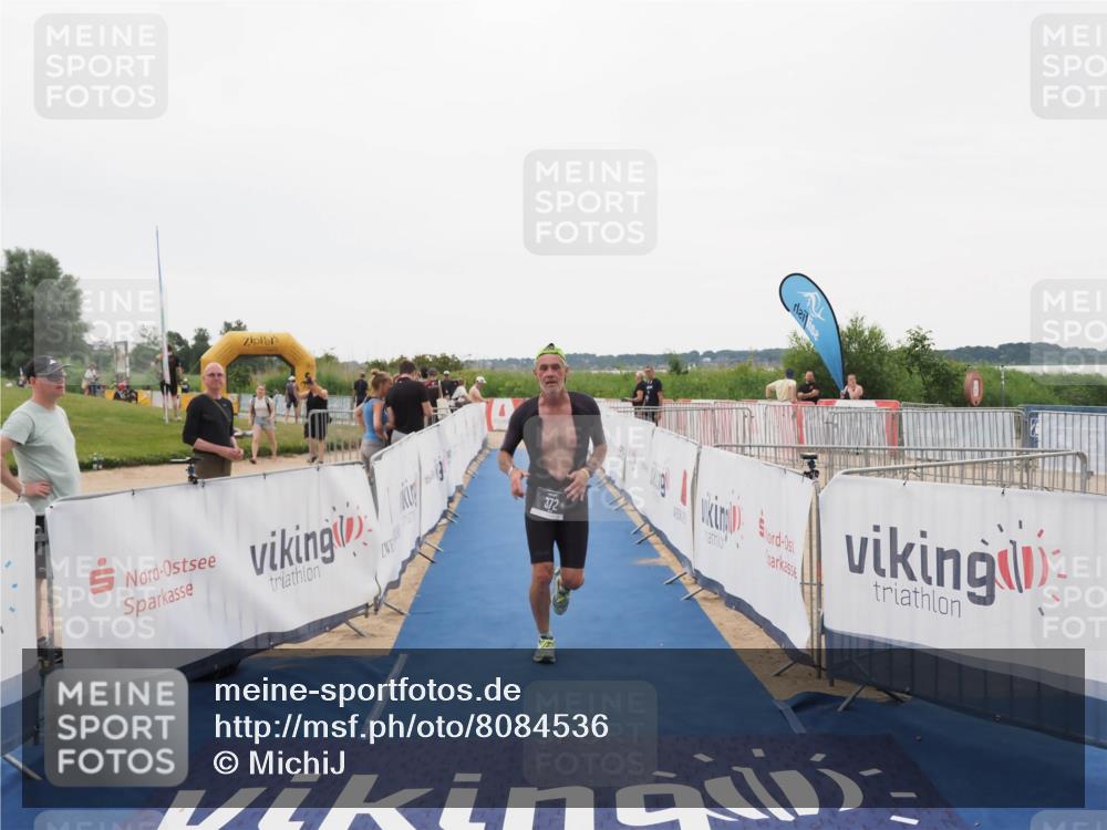 22.06.2025 - Viking Triathlon MichiJ http://msf.ph/oto/8084536 22.06.2025 16:19:47 Ziel 372 meine-sportfotos.de
