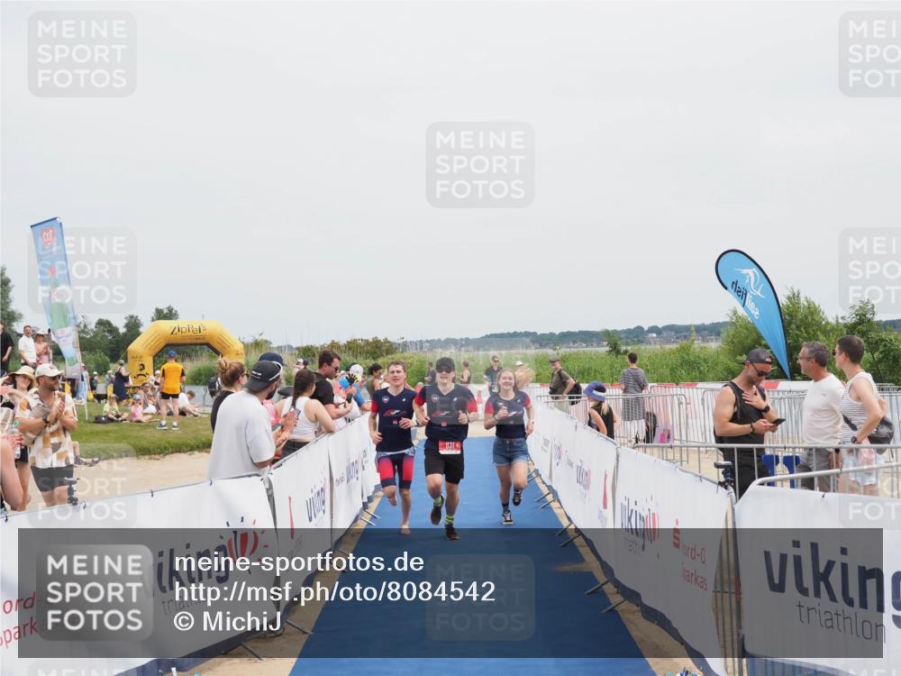 22.06.2025 - Viking Triathlon MichiJ http://msf.ph/oto/8084542 22.06.2025 14:43:02 Ziel 631 meine-sportfotos.de