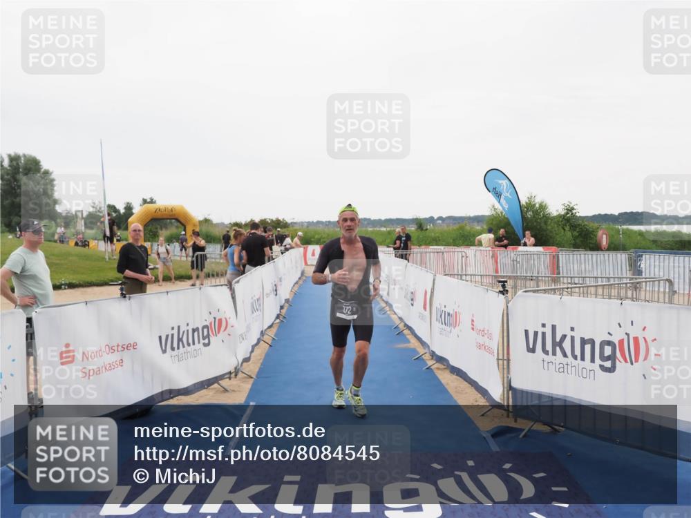 22.06.2025 - Viking Triathlon MichiJ http://msf.ph/oto/8084545 22.06.2025 16:19:47 Ziel 372 meine-sportfotos.de