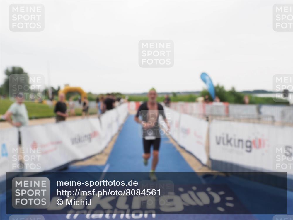 22.06.2025 - Viking Triathlon MichiJ http://msf.ph/oto/8084561 22.06.2025 16:19:47 Ziel 372 meine-sportfotos.de