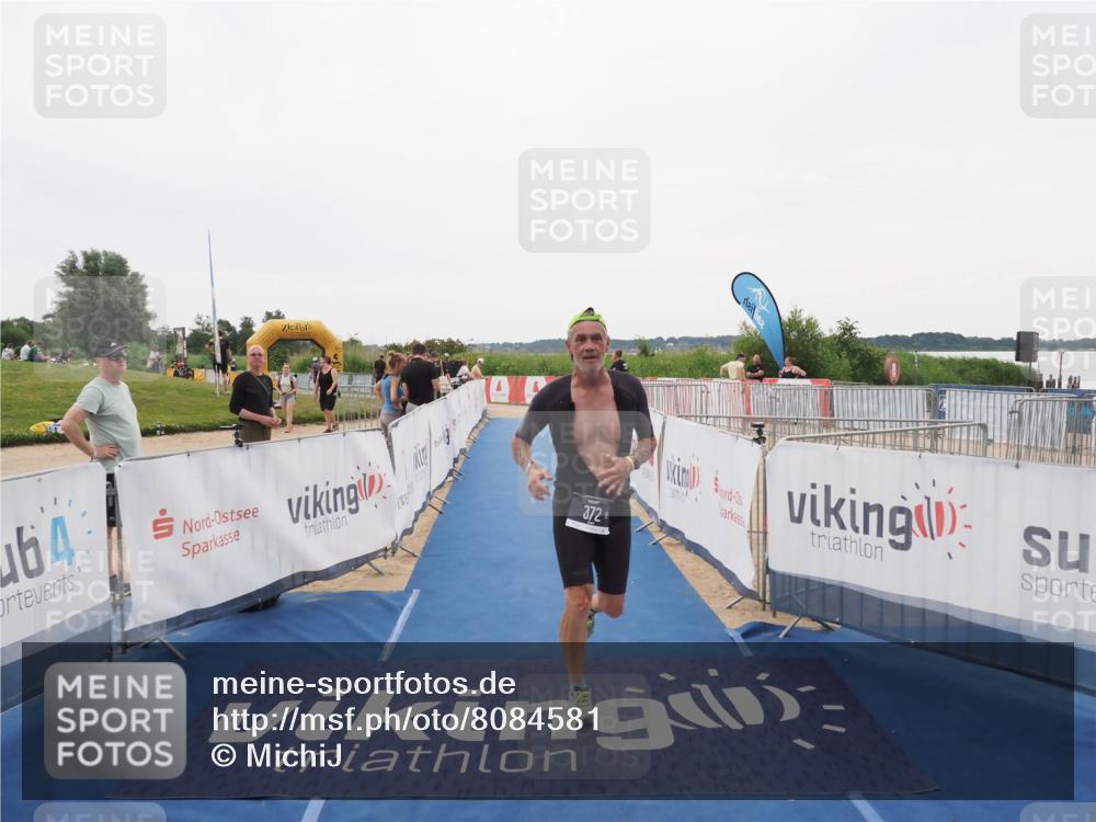 22.06.2025 - Viking Triathlon MichiJ http://msf.ph/oto/8084581 22.06.2025 16:19:48 Ziel 372 meine-sportfotos.de