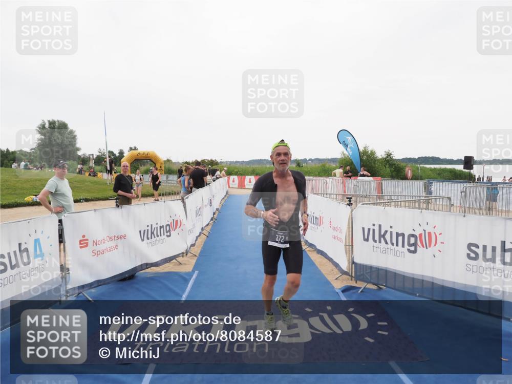 22.06.2025 - Viking Triathlon MichiJ http://msf.ph/oto/8084587 22.06.2025 16:19:48 Ziel 372 meine-sportfotos.de