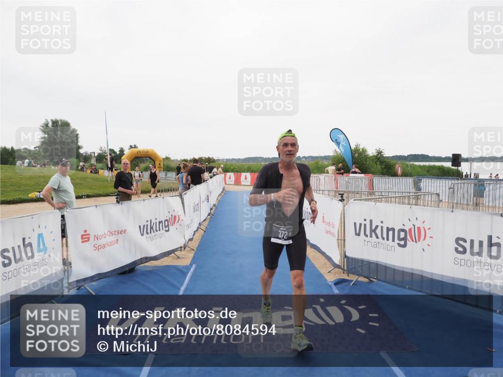 22.06.2025 - Viking Triathlon MichiJ http://msf.ph/oto/8084594 22.06.2025 16:19:48 Ziel 372 meine-sportfotos.de