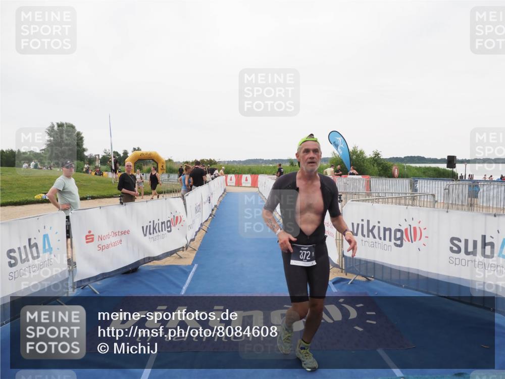 22.06.2025 - Viking Triathlon MichiJ http://msf.ph/oto/8084608 22.06.2025 16:19:48 Ziel 372 meine-sportfotos.de