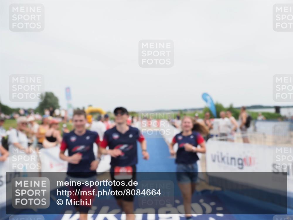 22.06.2025 - Viking Triathlon MichiJ http://msf.ph/oto/8084664 22.06.2025 14:43:04 Ziel 631 meine-sportfotos.de