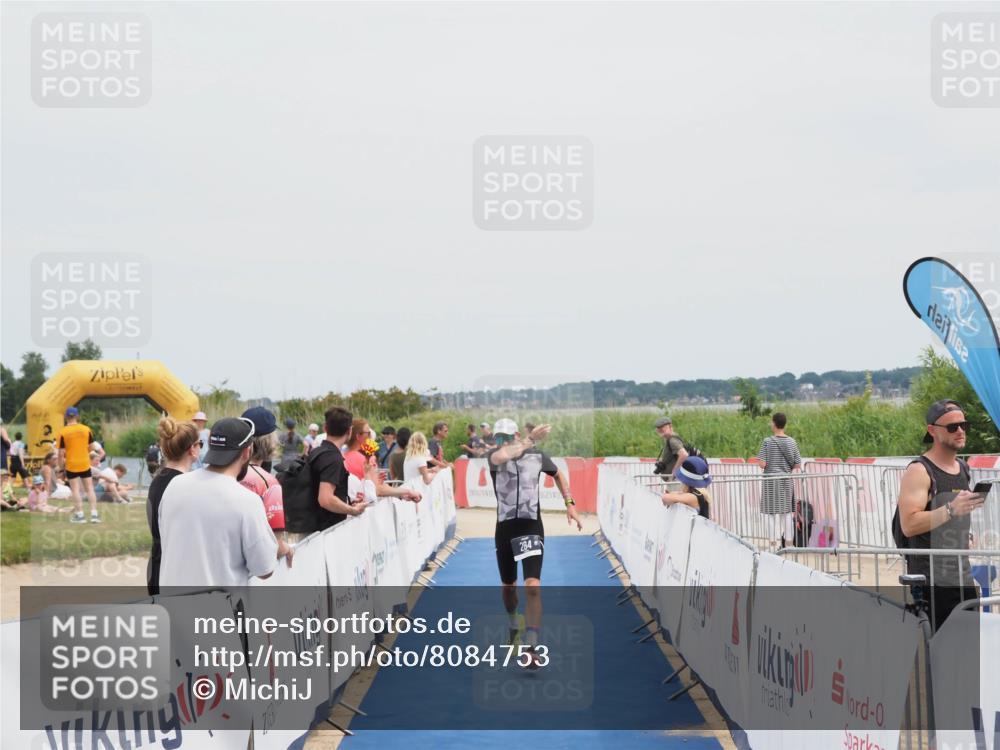 22.06.2025 - Viking Triathlon MichiJ http://msf.ph/oto/8084753 22.06.2025 14:43:19 Ziel 284 meine-sportfotos.de