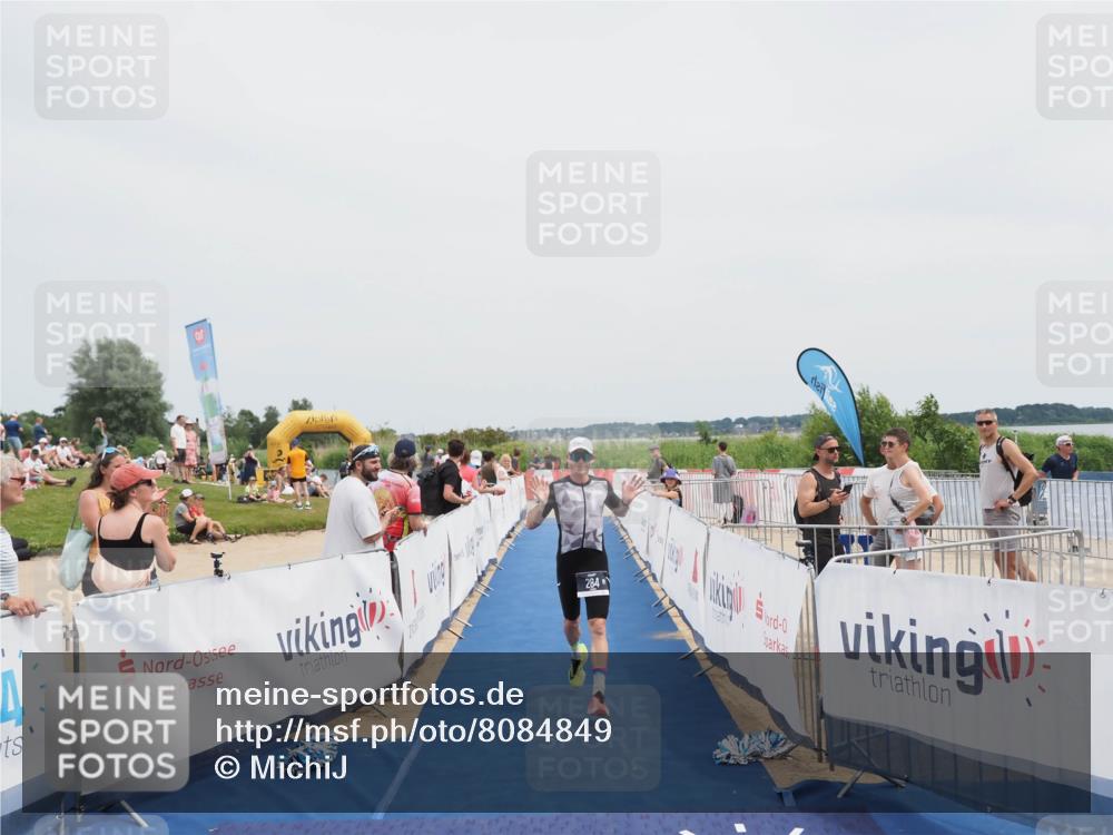 22.06.2025 - Viking Triathlon MichiJ http://msf.ph/oto/8084849 22.06.2025 14:43:20 Ziel 284 meine-sportfotos.de