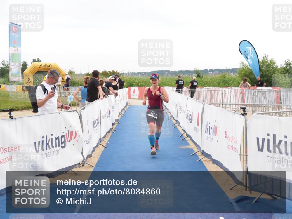 22.06.2025 - Viking Triathlon MichiJ http://msf.ph/oto/8084860 22.06.2025 16:11:48 Ziel 547 meine-sportfotos.de