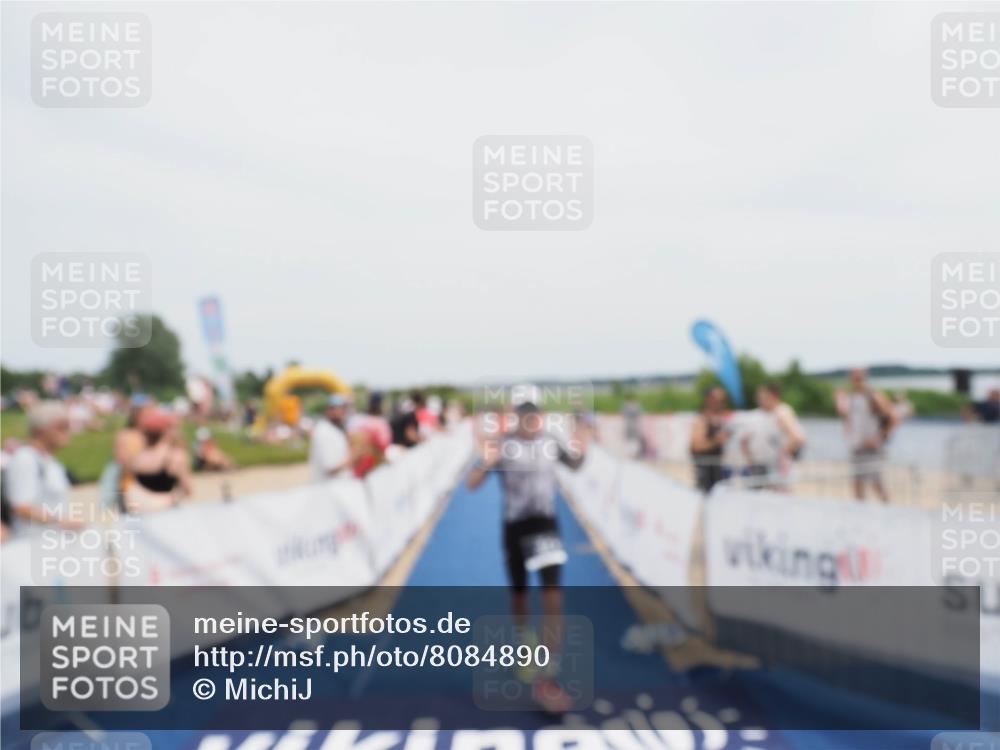 22.06.2025 - Viking Triathlon MichiJ http://msf.ph/oto/8084890 22.06.2025 14:43:21 Ziel 284 meine-sportfotos.de