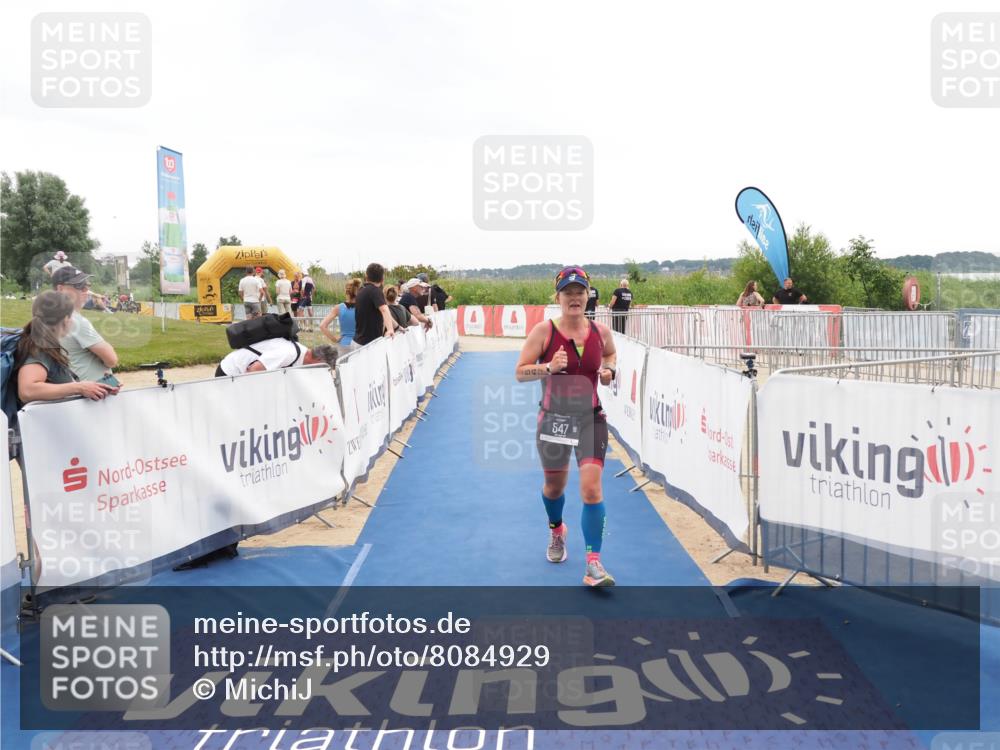 22.06.2025 - Viking Triathlon MichiJ http://msf.ph/oto/8084929 22.06.2025 16:11:49 Ziel 547 meine-sportfotos.de