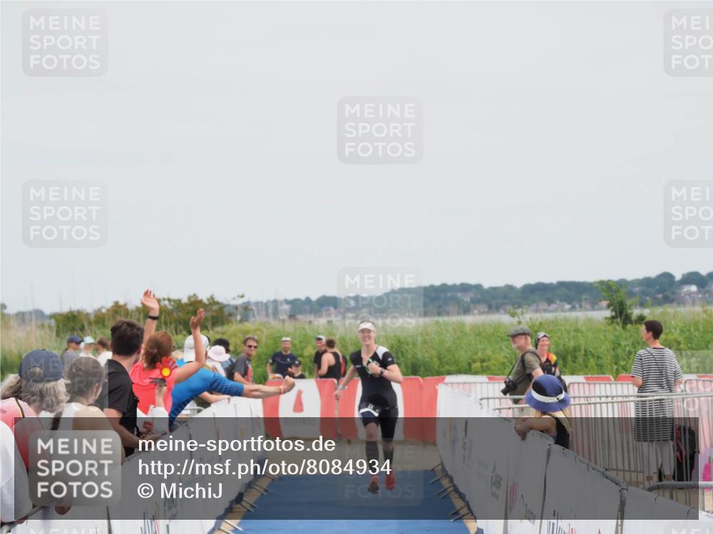 22.06.2025 - Viking Triathlon MichiJ http://msf.ph/oto/8084934 22.06.2025 14:43:32 Ziel 14 meine-sportfotos.de