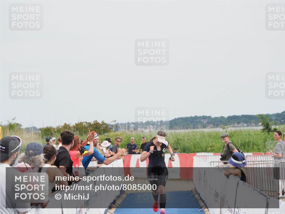 22.06.2025 - Viking Triathlon MichiJ http://msf.ph/oto/8085000 22.06.2025 14:43:33 Ziel 14 meine-sportfotos.de