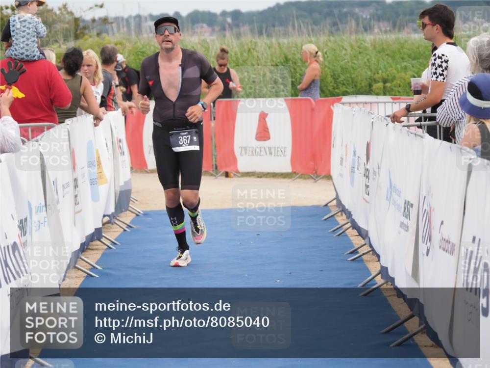 22.06.2025 - Viking Triathlon MichiJ http://msf.ph/oto/8085040 22.06.2025 14:51:36 Ziel 367 meine-sportfotos.de