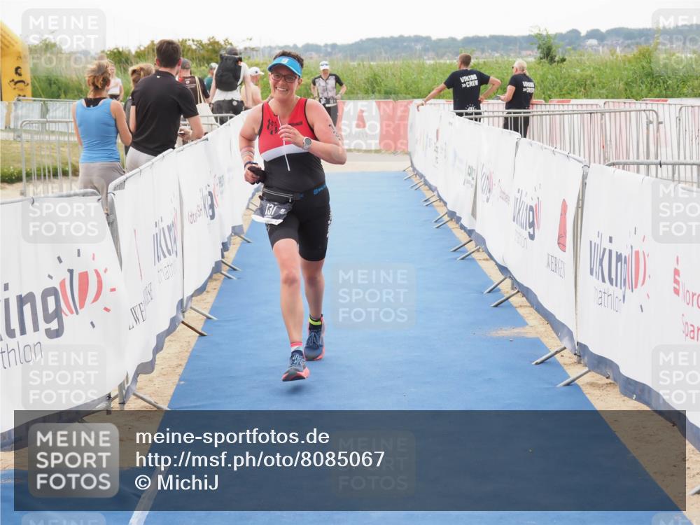 22.06.2025 - Viking Triathlon MichiJ http://msf.ph/oto/8085067 22.06.2025 16:20:25 Ziel 131 meine-sportfotos.de