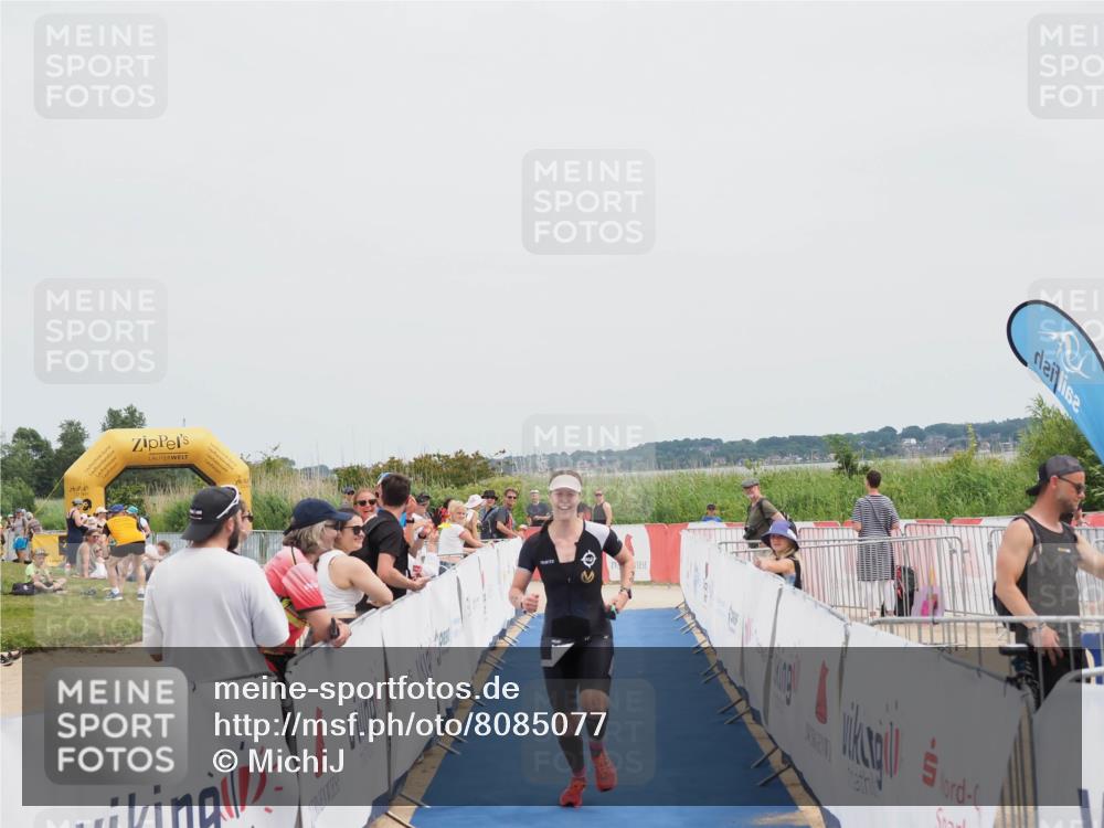22.06.2025 - Viking Triathlon MichiJ http://msf.ph/oto/8085077 22.06.2025 14:43:35 Ziel 14 meine-sportfotos.de